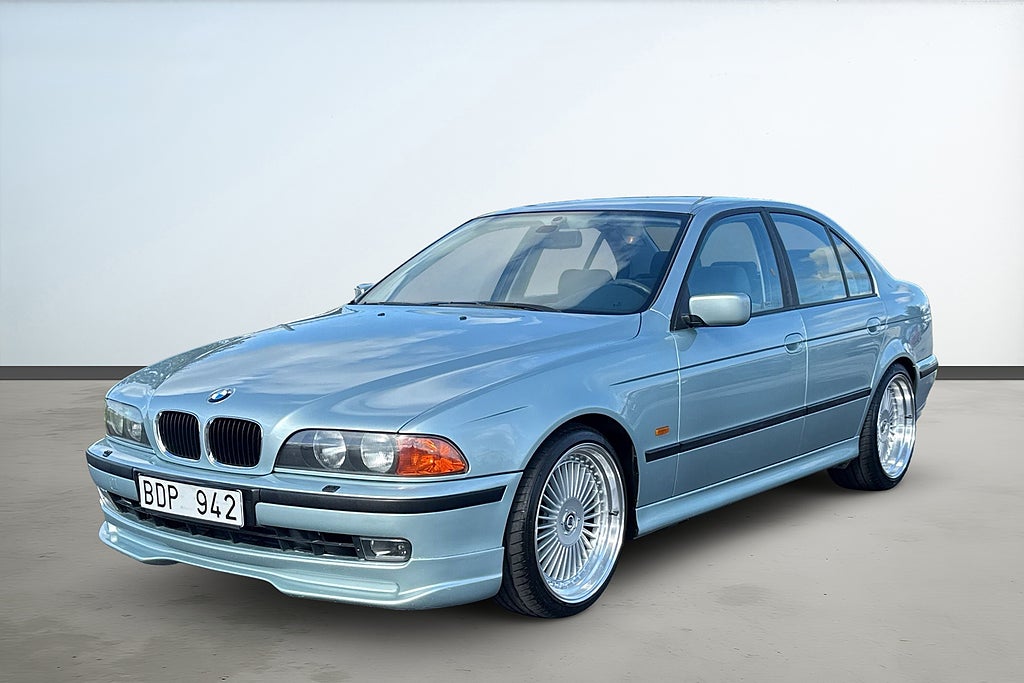 BMW 523I Sedan M Sport * Alpina wheels 19 ''