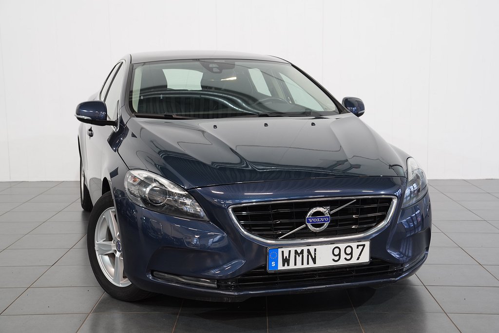 Volvo V40 D3 Momentum Pano Drag Backkamera BLIS