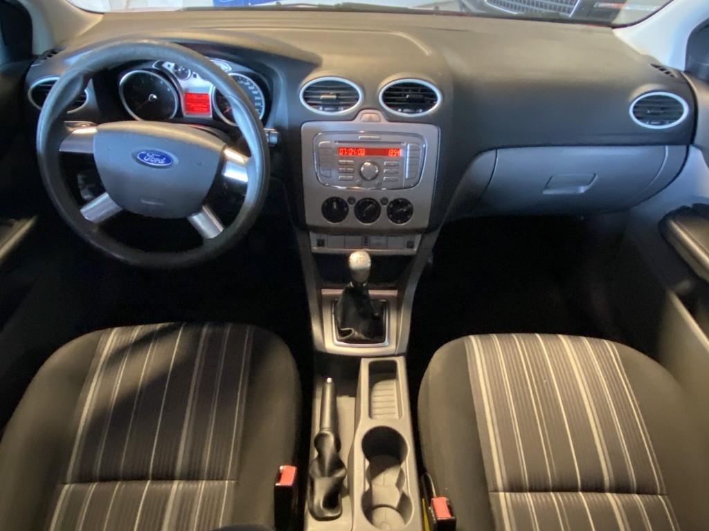 Ford Focus Kombi 1.8 Flexifuel 125hk 2008, bild 5/37