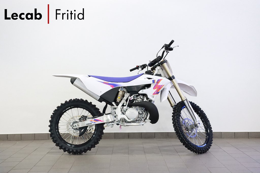 Yamaha YZ250 50th Anniversary *Nu i butik* 