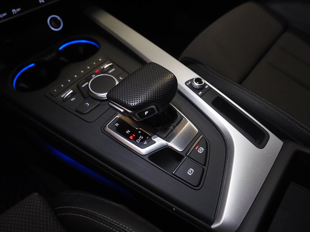 Audi A4 Avant 40 TDI 190hk quattro S-Line | Drag | D-värm | 2019