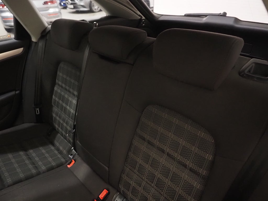 Audi A4 Avant 2.0 TDI 150hk Quattro S-Line Dragkrok PDC 2015