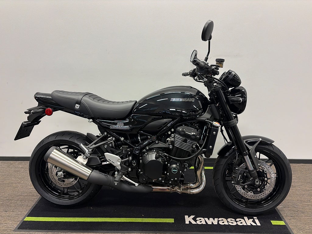 Kawasaki Z900RS Black Ball Edition 