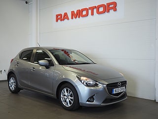 Halvkombi Mazda 2 3 av 21