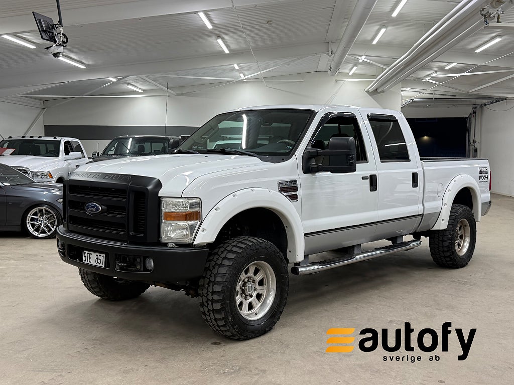 Ford F-250 Crew Cab 6.4 V8 Power Stroke LARIAT MOMS