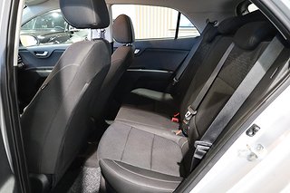 Halvkombi Kia Rio 10 av 21