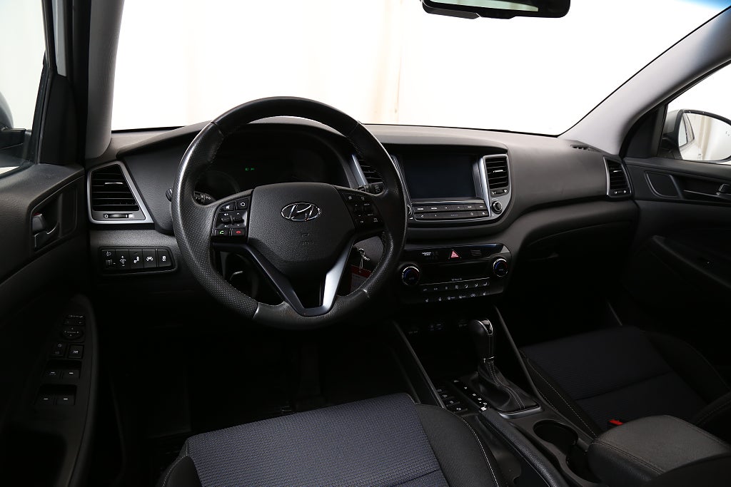 Hyundai Tucson 1,7 CRDi 141hk Move! Aut Navi Kamera 19” Drag