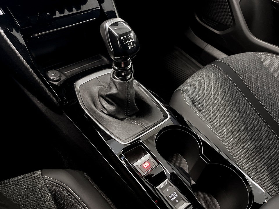 Bild på Peugeot 2008 Allure 1.2 PT 130hk CARPLAY P-SENSORER