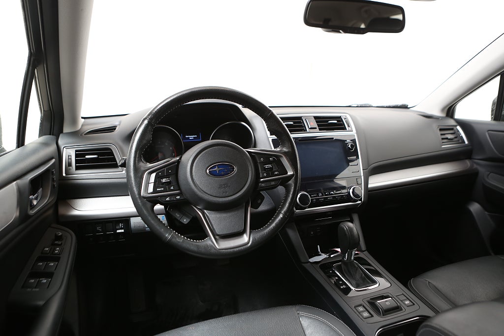 Subaru Outback 2,5i Ridge AWD Aut Skinn Bränslevärmare Drag 2018