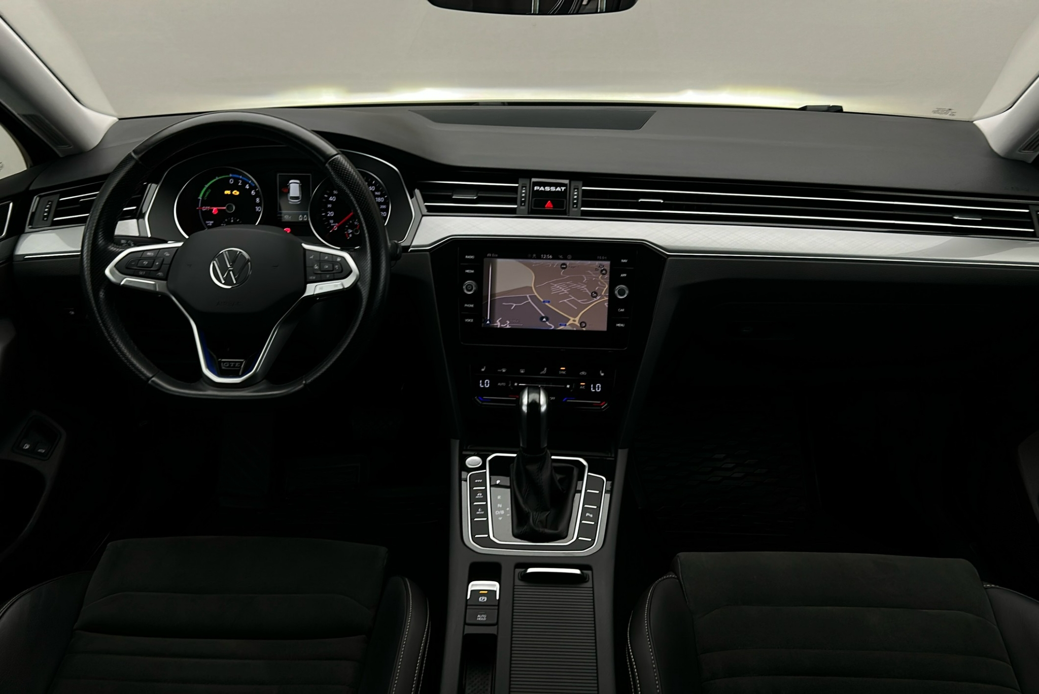 Volkswagen Passat 2023, bild 3/10