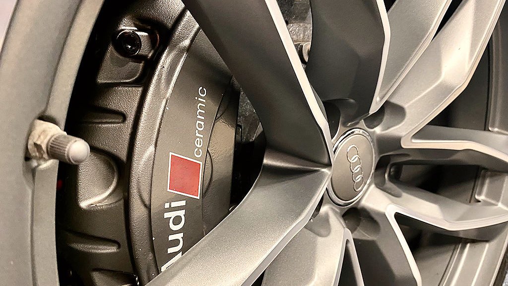 Audi RS6 har en V8-motor på 560 hästkrafter. 