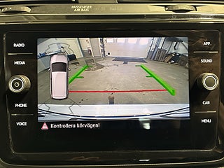 Volkswagen Touran 7-sits 1.0 TSI OPF Drag Kamera Psens S&V-däck ISOFIX