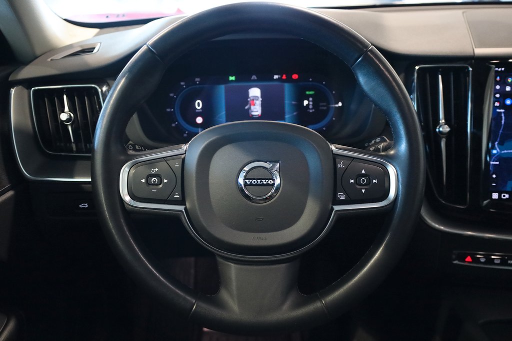 Volvo XC60 T6 Recharge 350hk AWD Core Edition Panorama Drag 2023