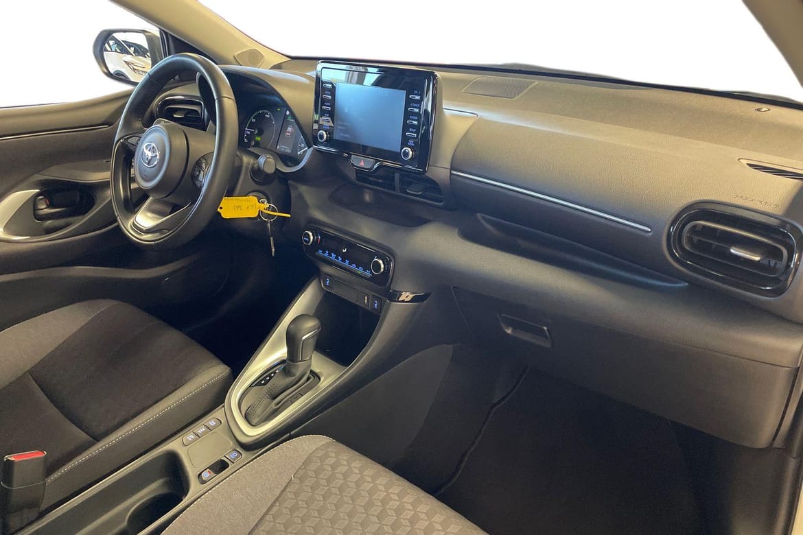 Toyota Yaris 2025, bild 7/10