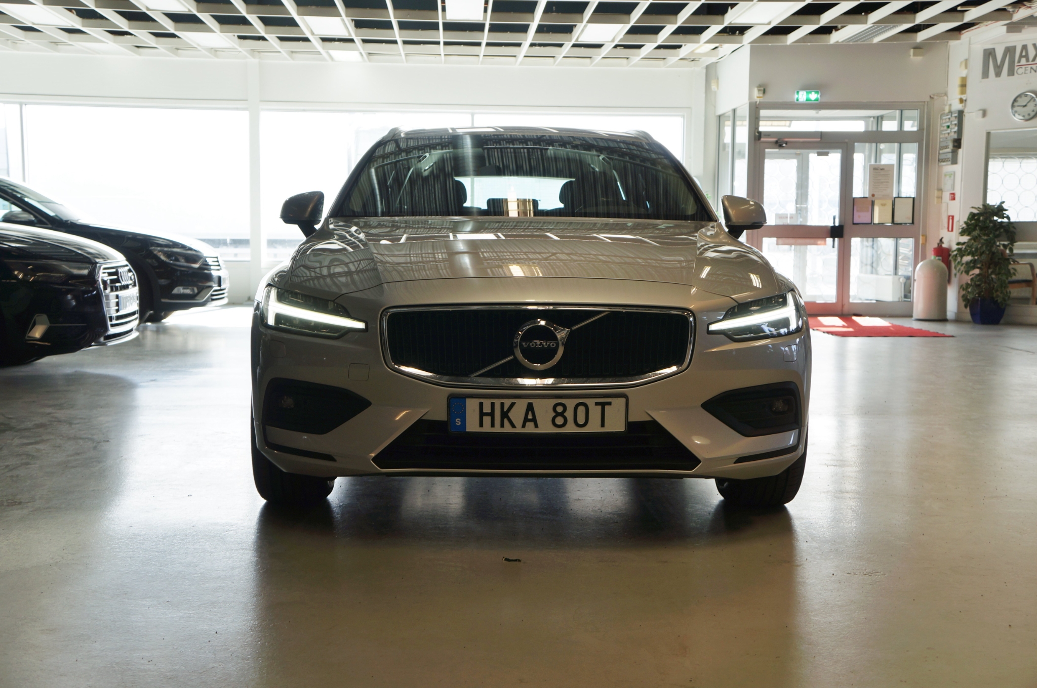 Volvo V60 D4 Momentum Läder Drag 2019, bild 3/46