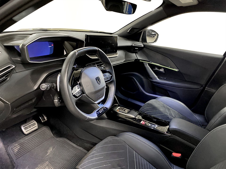 Bild på Peugeot 2008 GT 1.2 PT 130hk Aut - B-KAMERA, ELSTOL