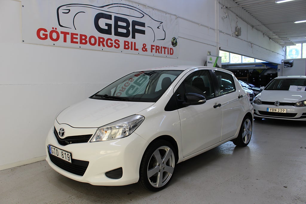 Toyota Yaris 5-dörrar 1.0 VVT-i Life *Årsskatt 360kr*
