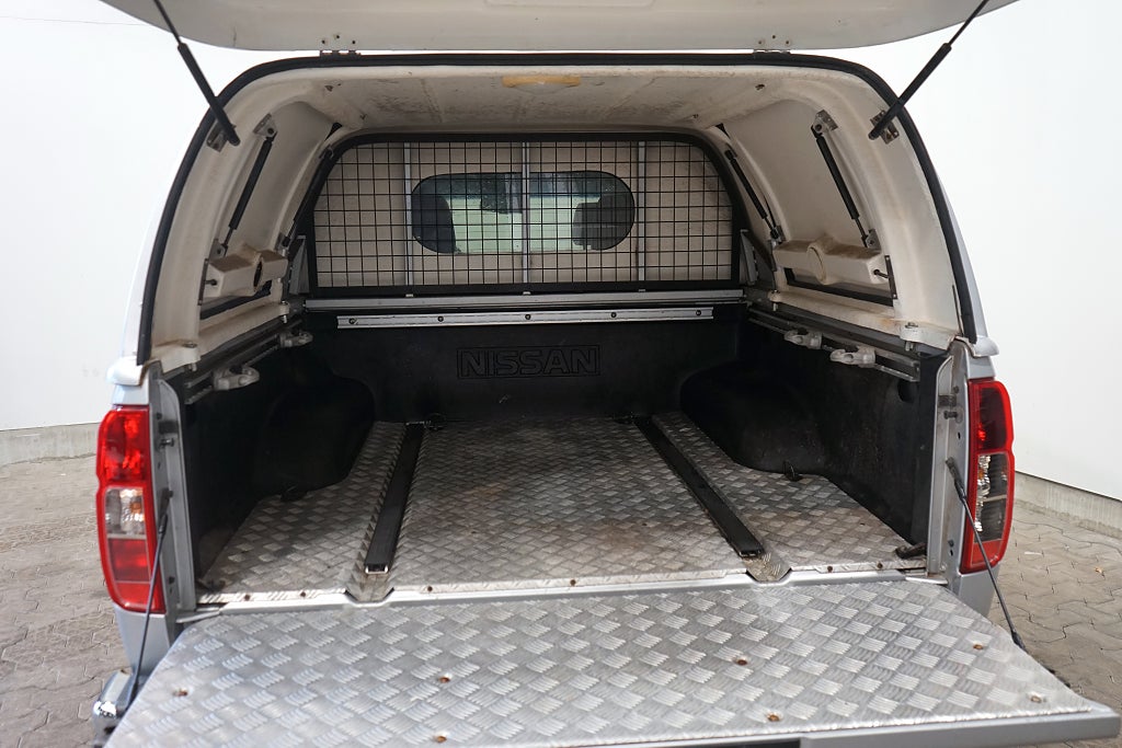 Nissan Navara Dubbelhytt 2.5 dCi 4x4 Automat Kåpa 171hk