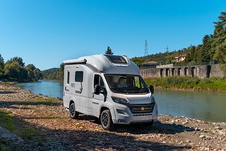 Husbil-halvintegrerad Wingamm Oasis 540 140HK Aut 1 av 20
