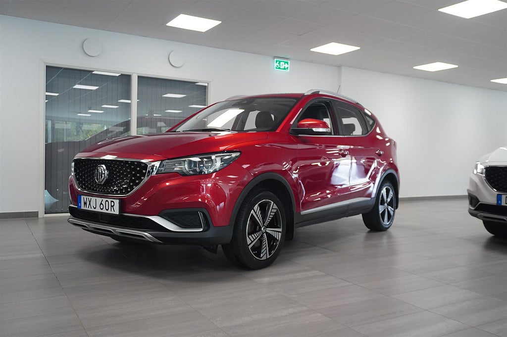MG ZS Luxury 45kWh Pano Elstol 360-Kam | Ränta 1,99%