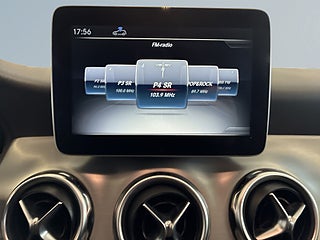 Mercedes-Benz GLA 220d 4MATIC AMG Line Dragkrok Backkamera Dvärmare S&V – bild 15