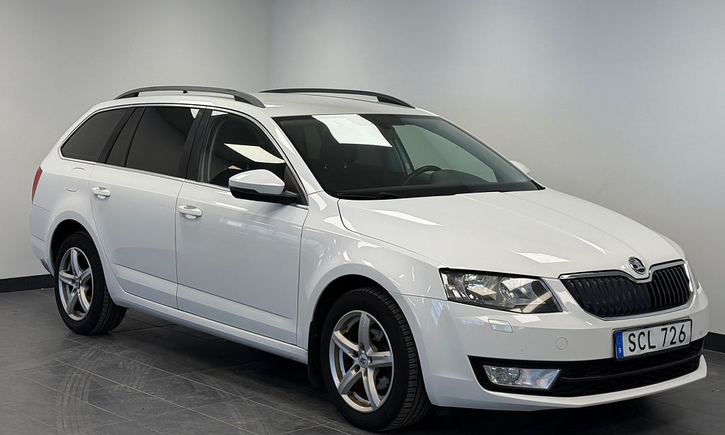 Skoda Octavia Kombi 1.6 TDI Ambition *D-värm*Dragkrok*Nyservad*Euro 5