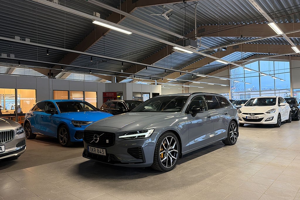 Volvo V60 Recharge T8 AWD Polestar Engineered R-Design / 1 ÄGARE