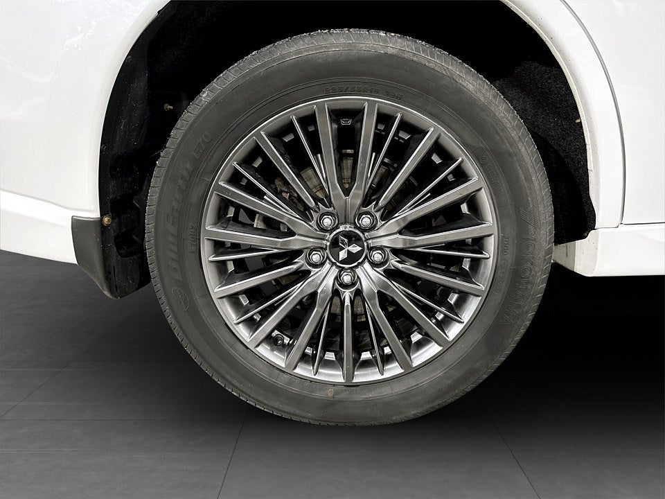 Bild på Mitsubishi Outlander S-Edition PHEV 224hk Aut 4WD - B-KAMERA,ELSTOL,NAV