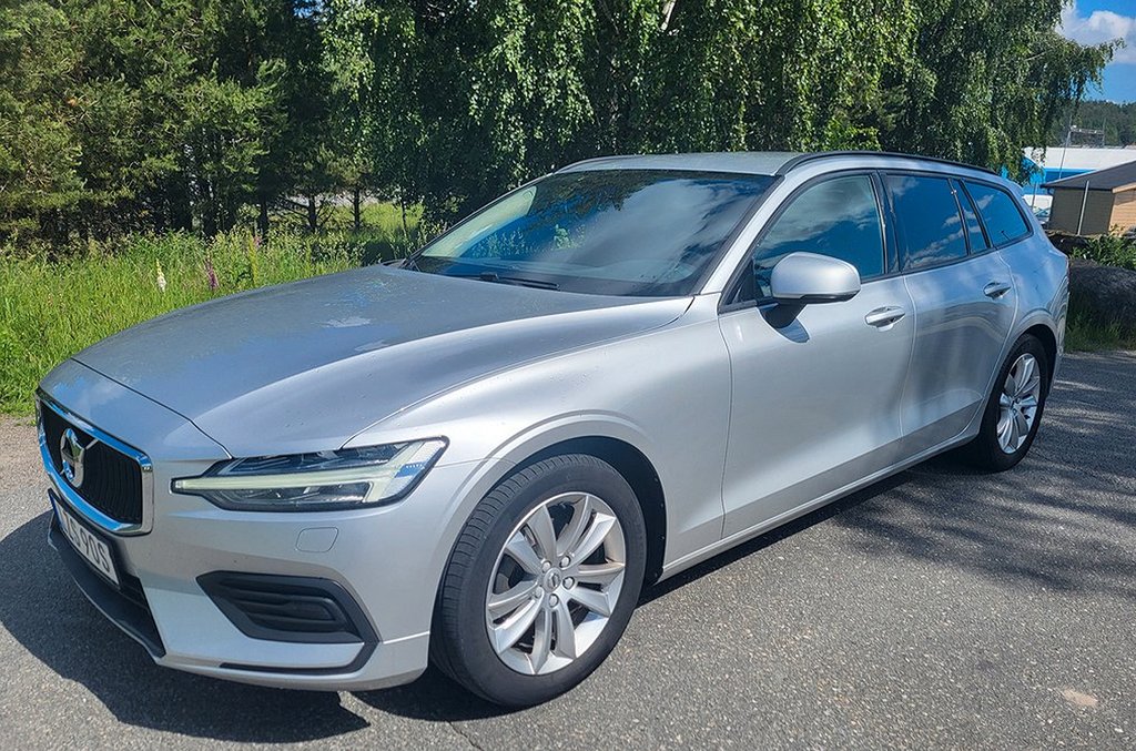 Volvo V60 D3 AWD Momentum Drag Euro6 Moms/VAT Nybes Sv-Såld 