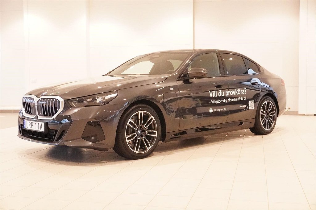 BMW 530e xDrive Sedan M-Sport Active Launch Ed Drag