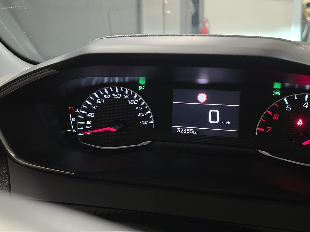 Bild på Peugeot 208 Active 1.2 PT 75hk - BACKSENSORER