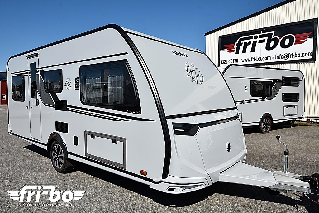 Knaus 500 EU Südwind Black Selection, Långbäddar