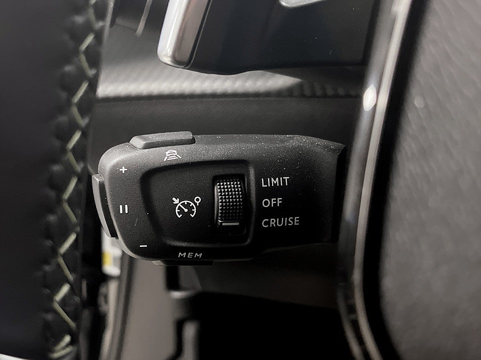 Bild på Peugeot 2008 GT 1.2 PT Aut B-KAMERA CARPLAY 130hk