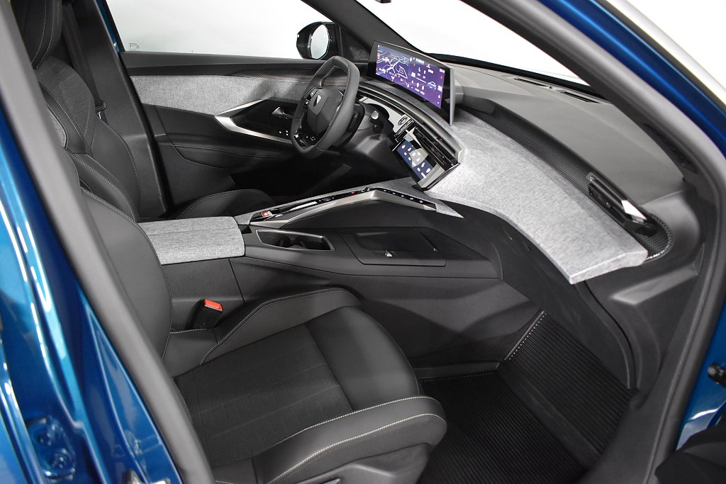 Peugeot E-3008, 214hp, 2024