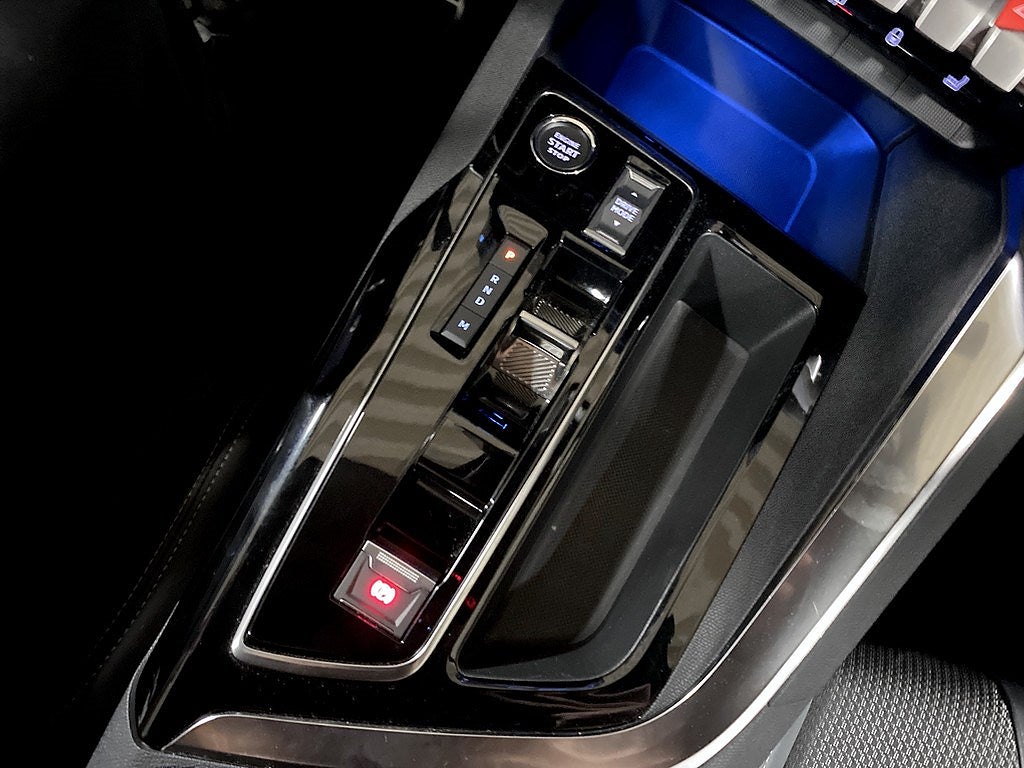 Bild på Peugeot 3008 GT 1.2 PT 130hk Aut - B-KAMERA, CARPLAY