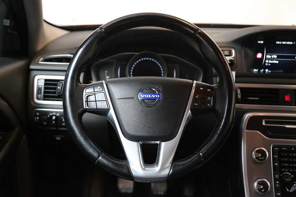 Volvo V70 D4 181hk Momentum BLIS Kamera Motorv VOC Dragkrok 2015