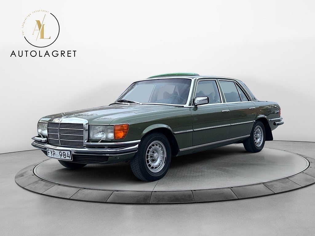Mercedes-Benz 280 SE med 350 inredning och Taklucka