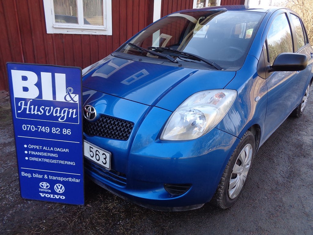 Toyota Yaris 5D 1.3 VVT-i NYBES U.A./NYSERV/14600 MIL/MV/FINANS/INBY