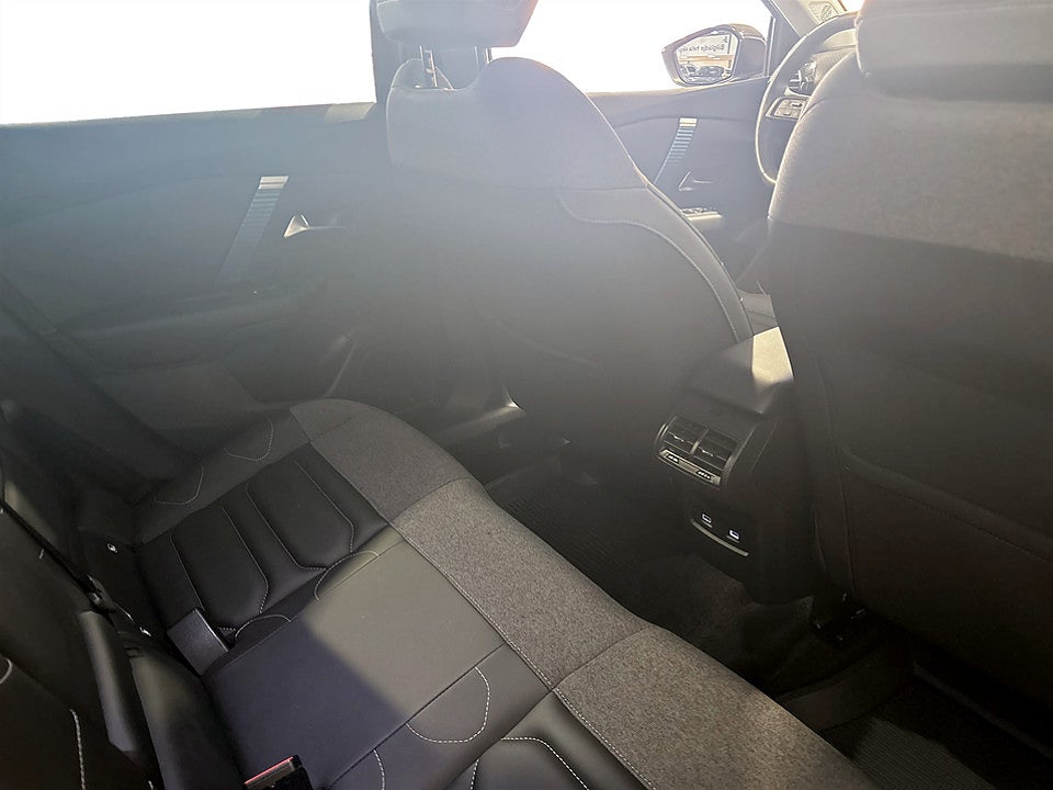 Bild på Citroen E-C4 Shine 50kWh 136hk Aut B-KAMERA CARPLAY