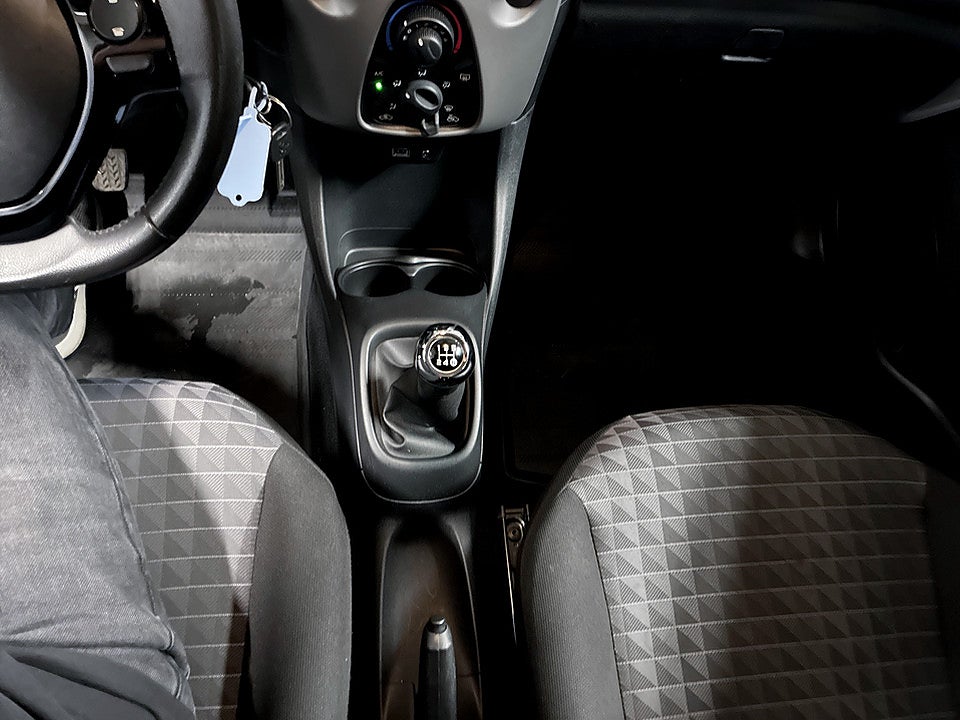 Bild på Peugeot 108 Active 5-dörrar 1.0 VTi 72hk BACKKAMERA