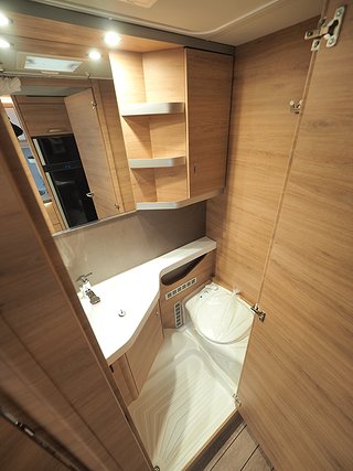 Husvagn, 2-axl Knaus Südwind 650 UX 60 Year 11 av 17