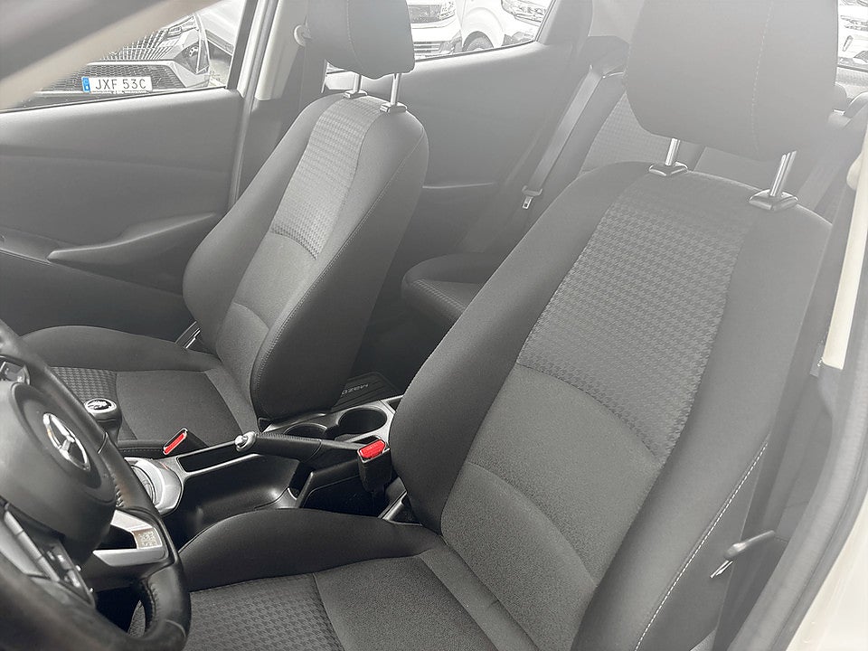 Bild på Mazda 2 5D Core 1.5 SKYACTIV-G 90hk FARTHÅLLARE