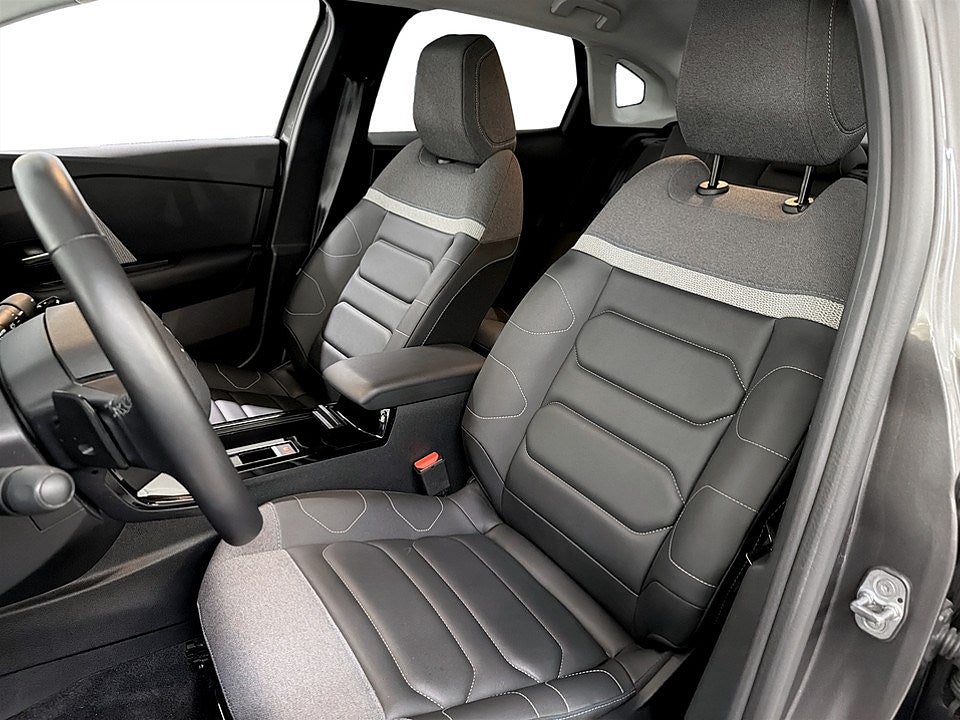 Bild på Citroën C4 X Shine 1.2 PT 130hk Aut - 360,CARPLAY,NAV