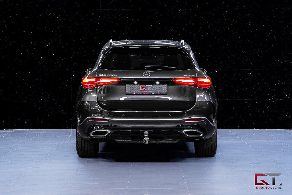 Mercedes-Benz GLC 300 e 4MATIC AMG MOMS Burmester Drag ACC Akustikrutor