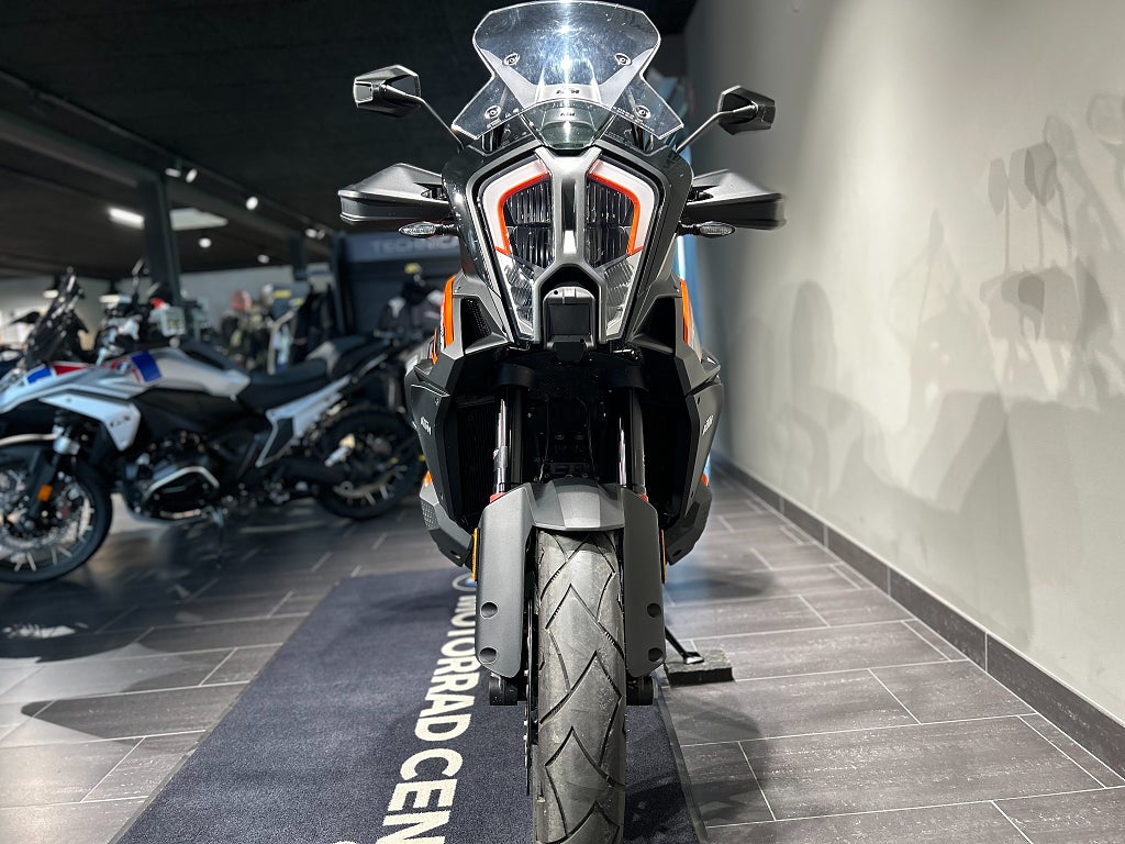 KTM 1290 Super Adventure S / Tech pack / 3 väskor / Endast 1302 mil!