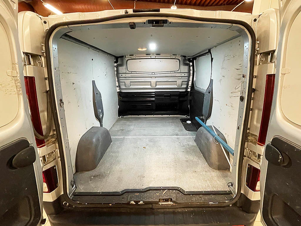 Renault trafic Skåpbil 1,6 dci GDS BIL/GÅr bra (OBS läs text)