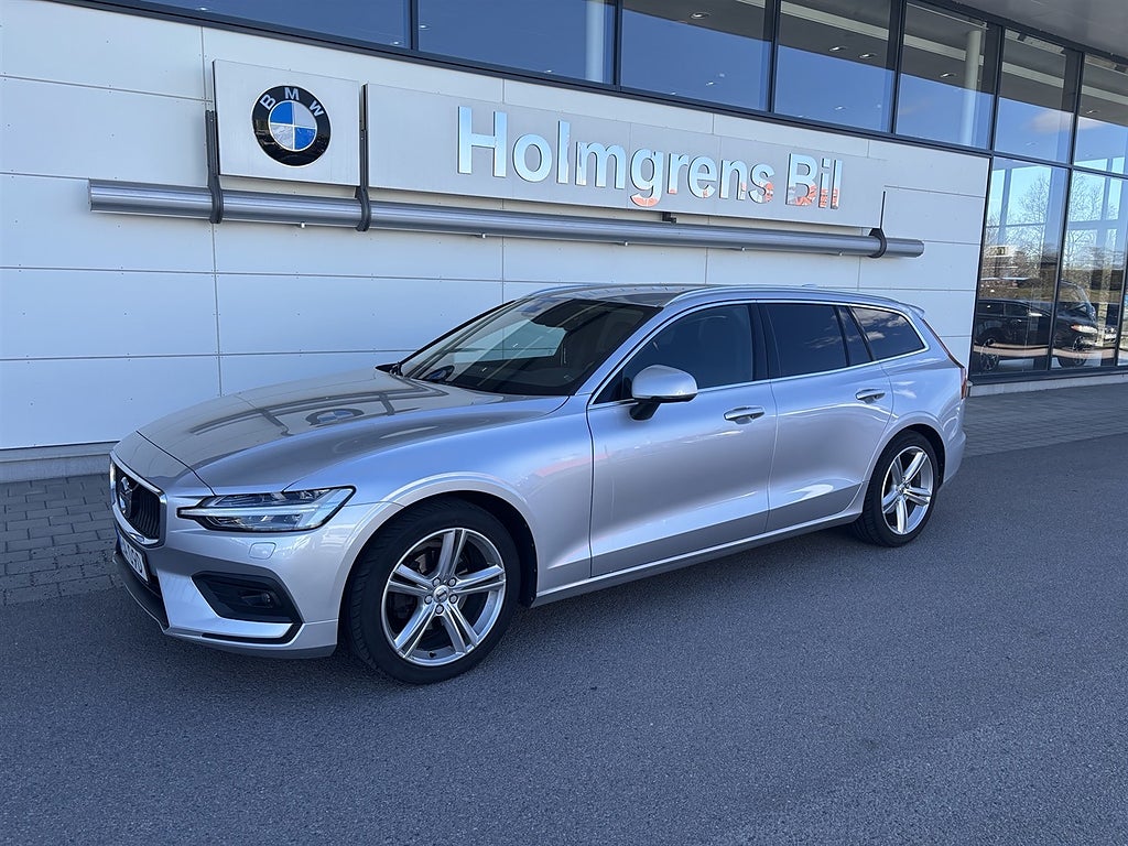 Volvo V60 D3 AWD Momentum Applecarplay Skinn Adaptiv.fart Navi Drag