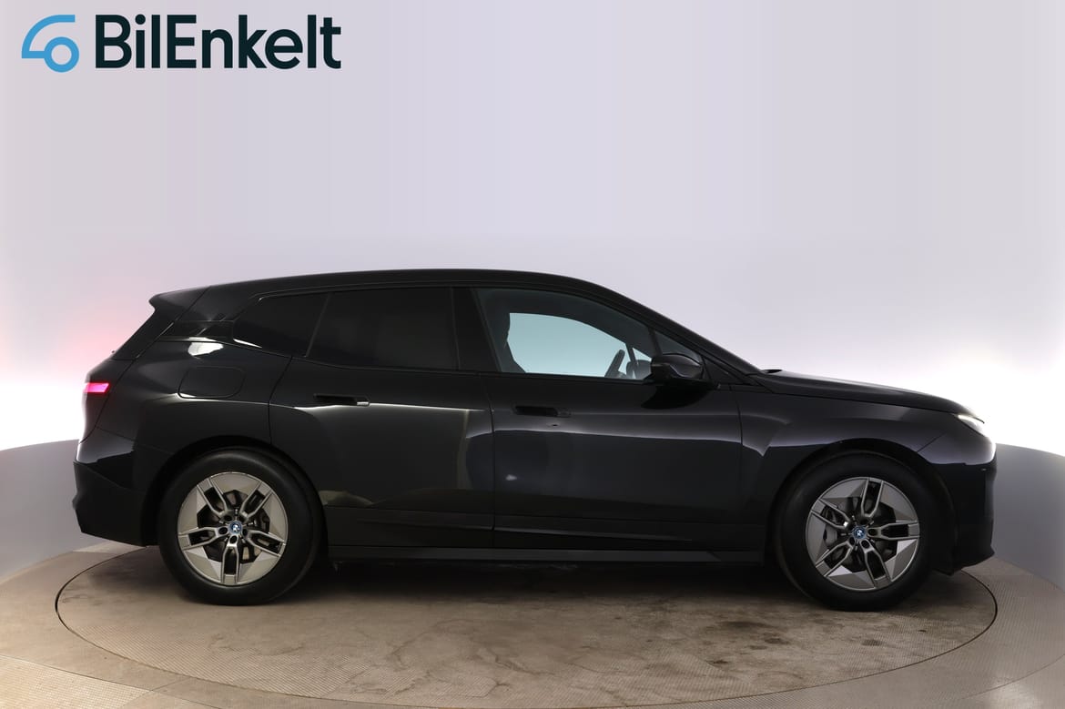 BMW iX xDrive40 Sky Lounge Pano 2022, bild 2/64