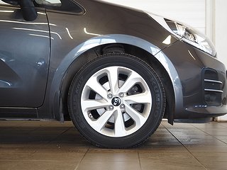 Halvkombi Kia Rio 8 av 18