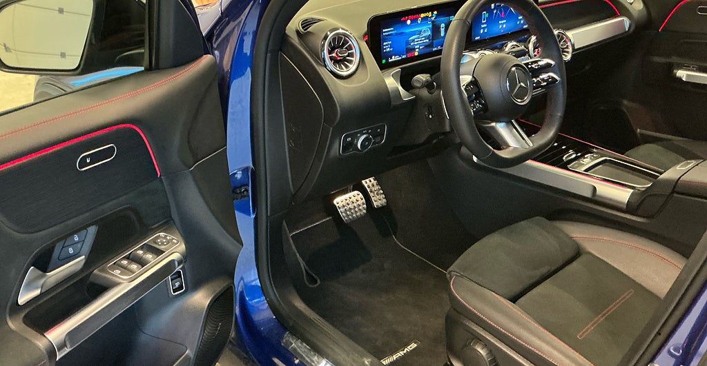 Mercedes-Benz GLB 200 AMG Line Premium 7 sits Värmare Glastak Drag - bild 5